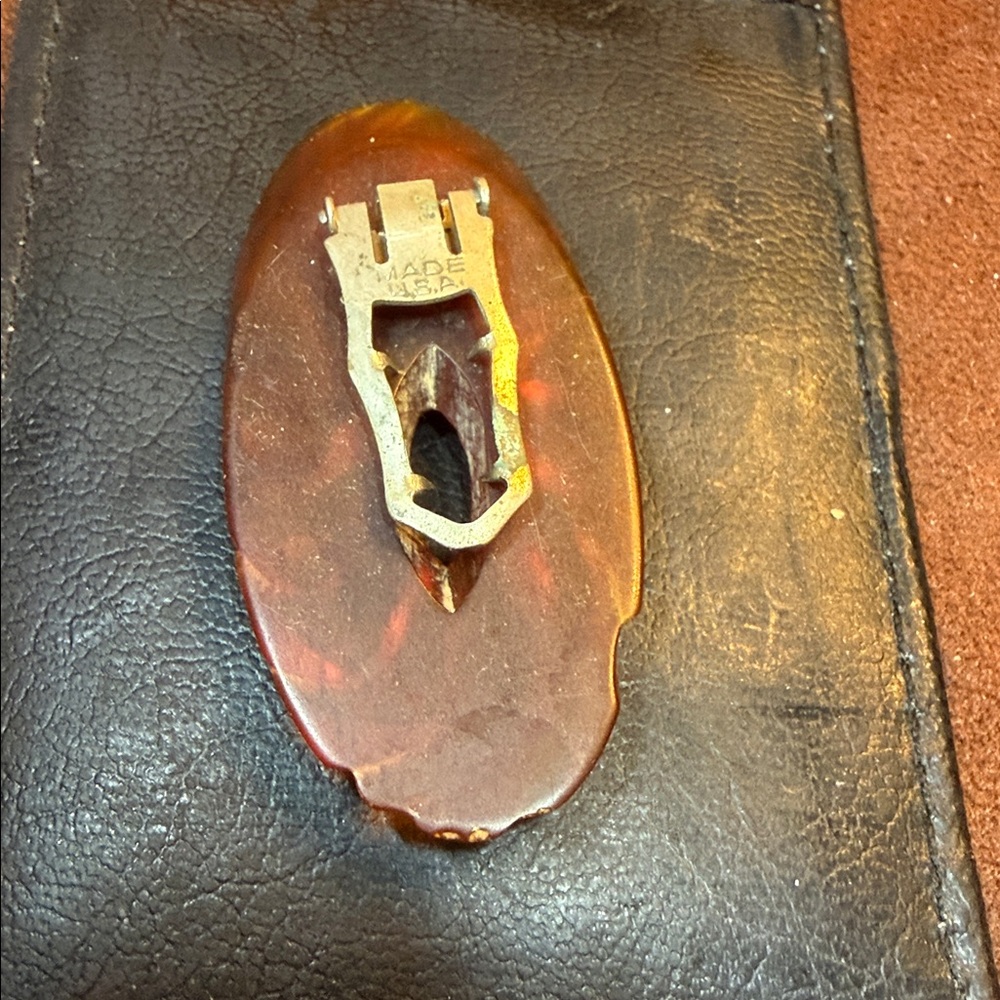 BAKELITE dress clip “apple juice” amber color🐈⬛ #1 - Picture 2 of 6